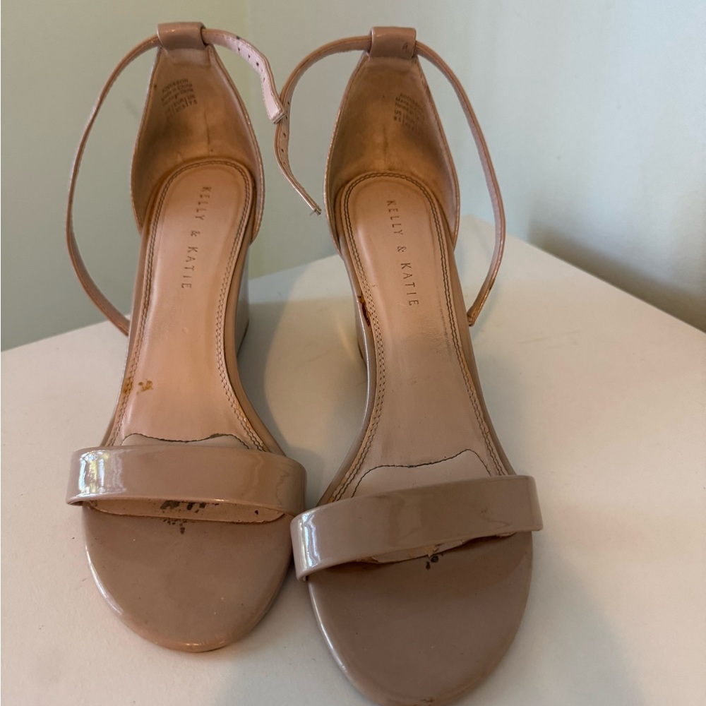 Kelly & Katie Tan Heeled platform Sandals size 10
